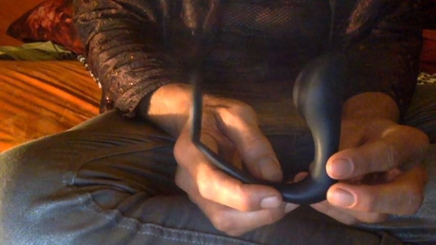 The Plug-Butt-Cock-Ring in Full action