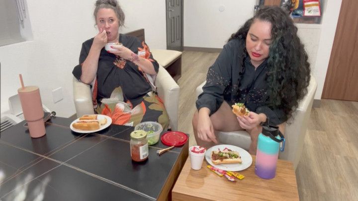 Mukbang Newbies: Phoenix Stacy &amp; Goddess Marcy