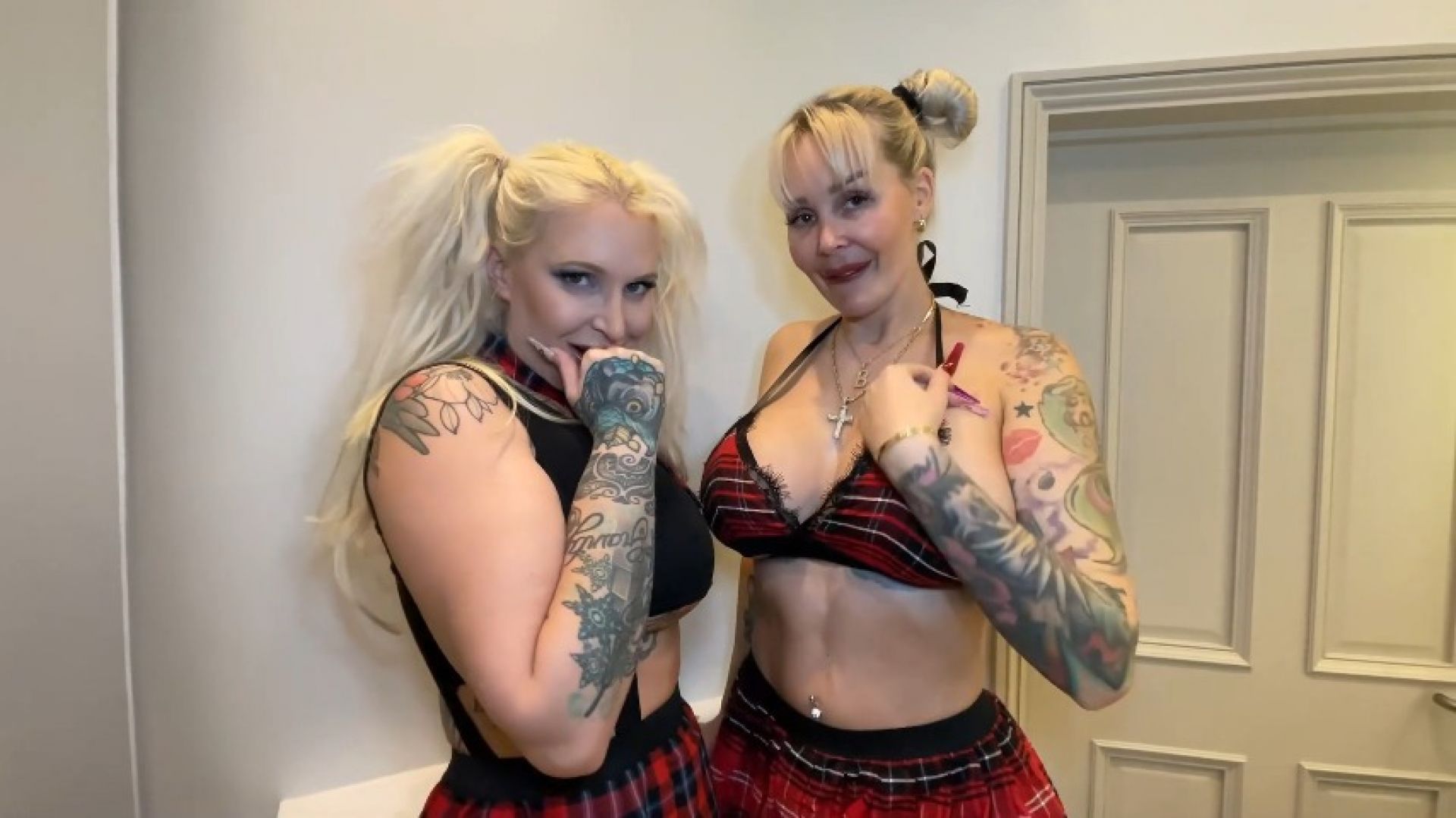 Slutty Blonde bombshell meets Slutty Blonde Bombshell