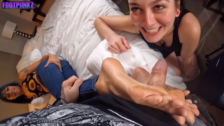 Face Fucking Footjob /w Alaia & Charisma