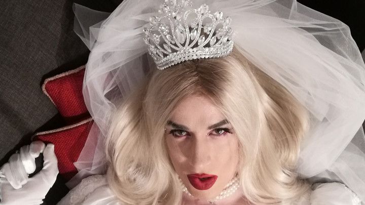 Sissy bride fucks herself in chastity