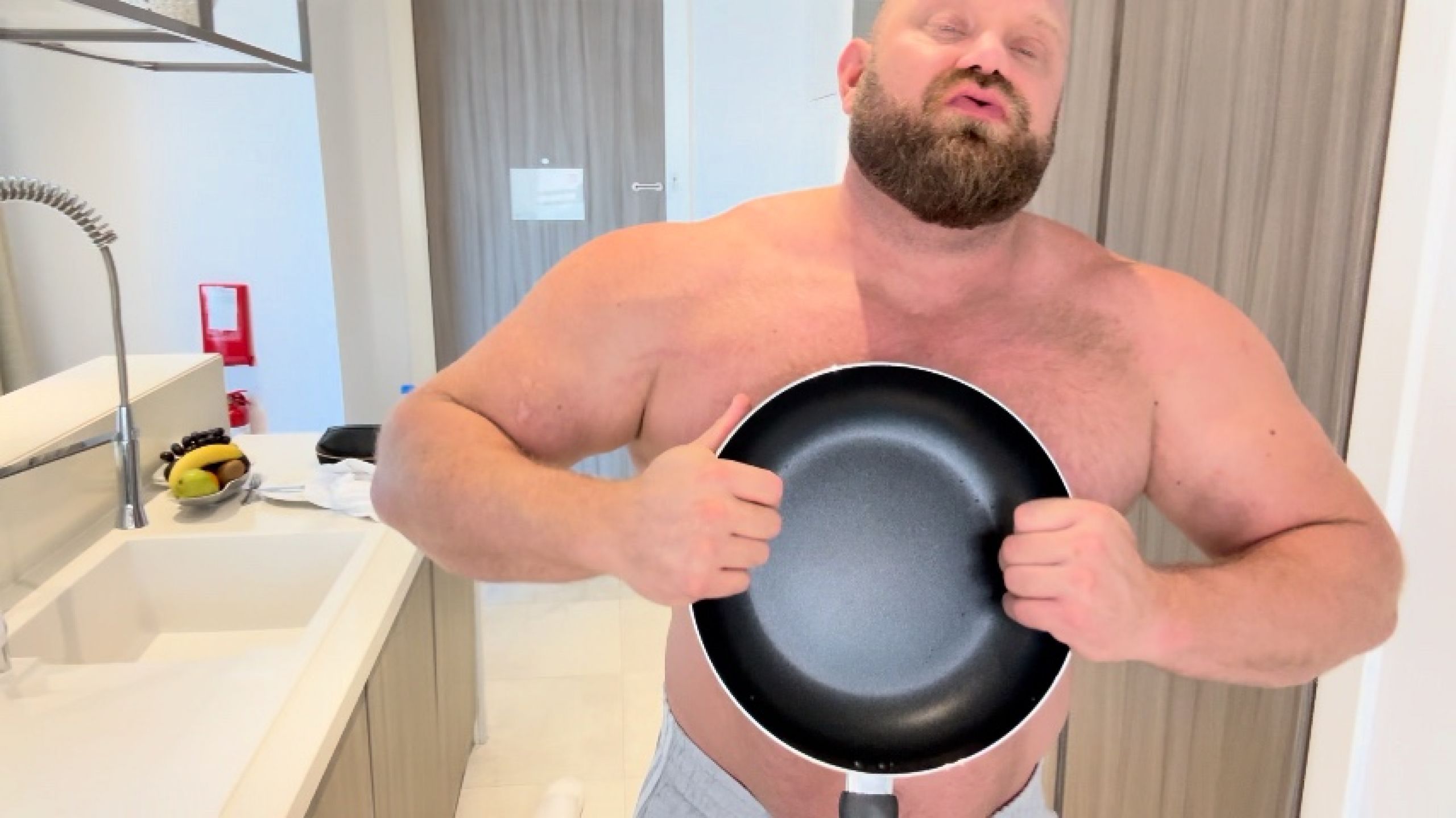 This is what 350lb STRONG IS LIKE