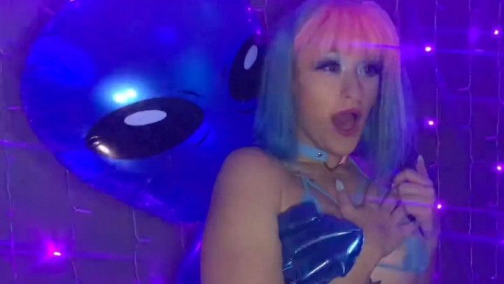 Spinnin Shae gets visited by an Alien