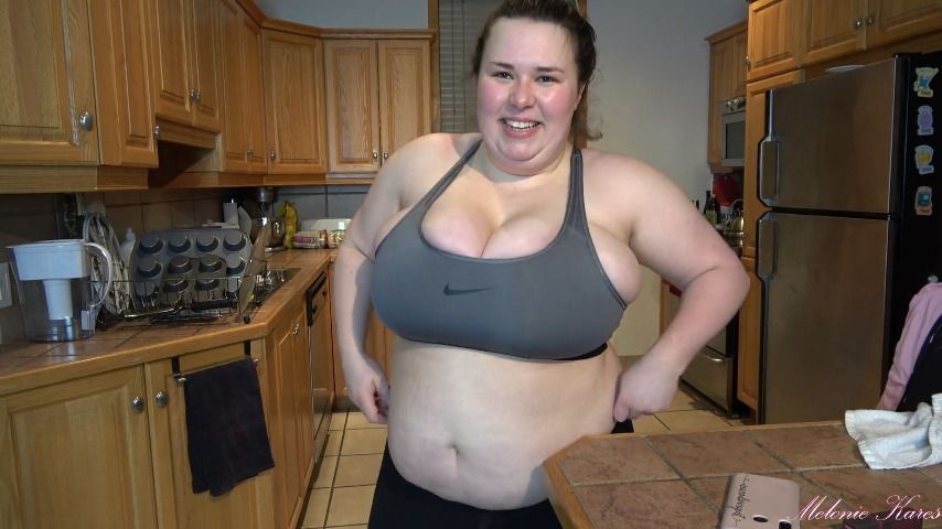 Roommate rips off shirt w/o carcrushtalk