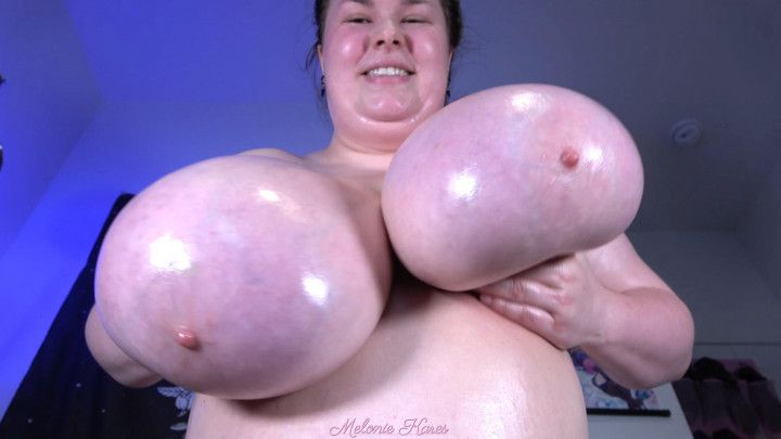 Massive Oiled Tit Play 4K