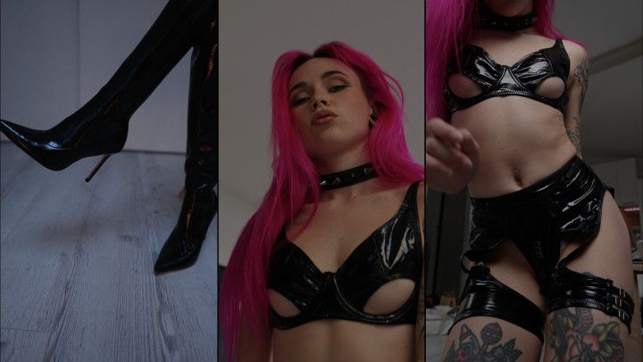 Latex lingerie: heels, dildo and facial