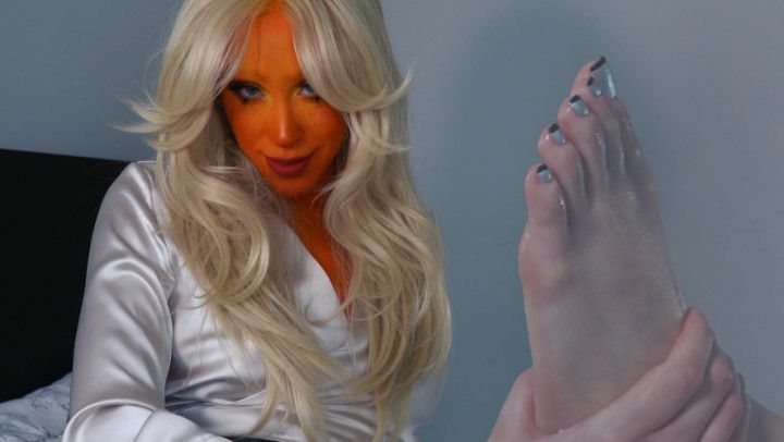 MILFF: step-Mom I'd Like To Footfuck