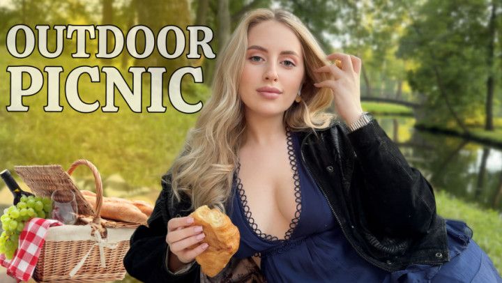 outdoor picnic with Ivy