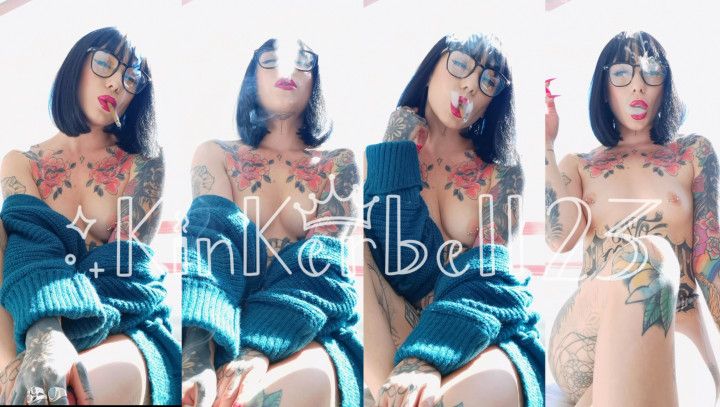 Smoking/stripping with cigarello