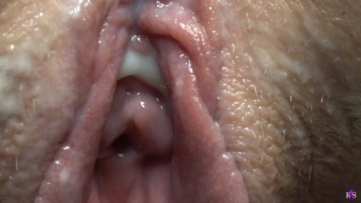 Wife's Creampie Pussy Dessert 4K HDR
