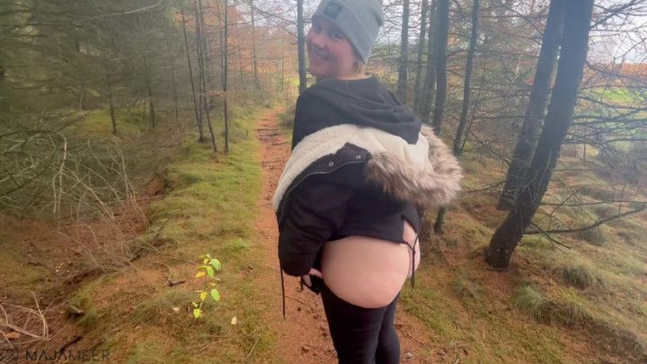 Hot hiking fuck with creampie