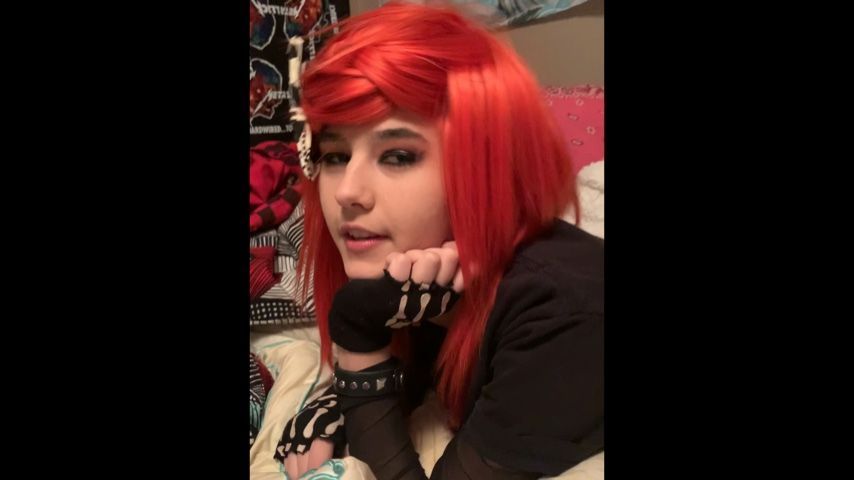 Scene Queen Rips Ass
