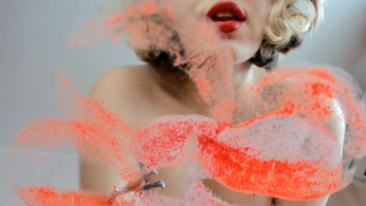 Giantess Tries Lipsticks During Kisses