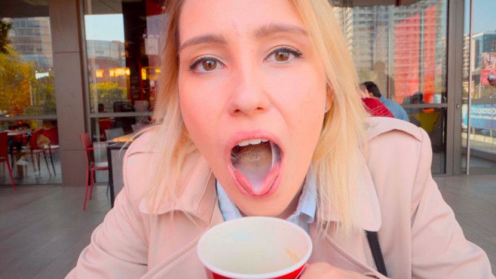 Wendis Toilet Blowjob and Cum Coffe