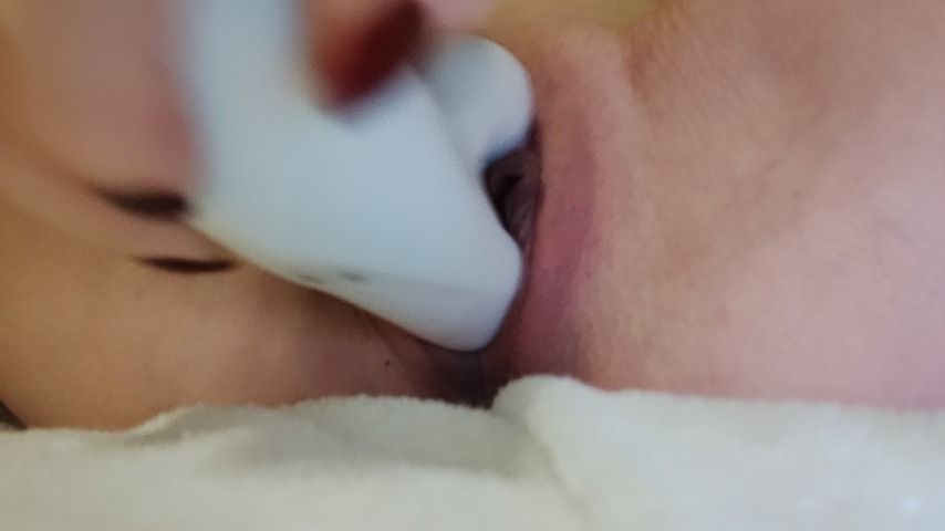 Мастурбация с ярким финалом