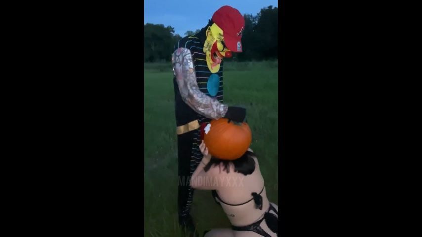 Mandi May gives clown pumpkin pussy