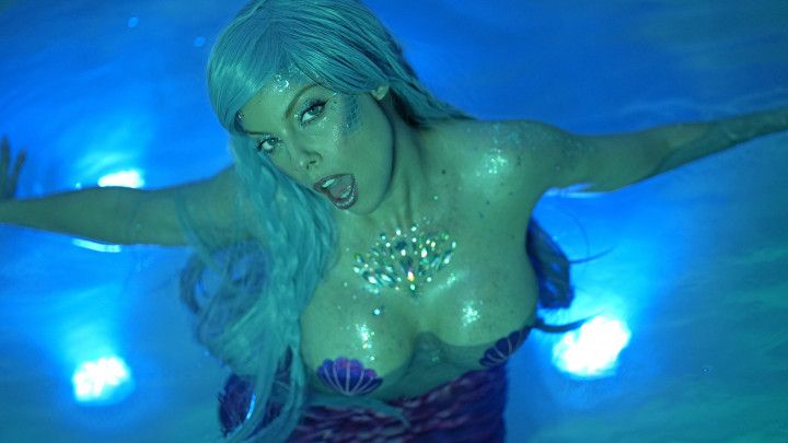 MERMAID FUCKS SAILOR UNDERWATER