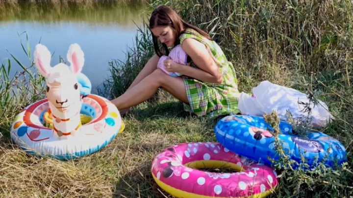 Lera's deflating toys