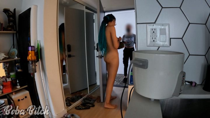 Completely naked with a Stranger: Pizza Delivery Dare