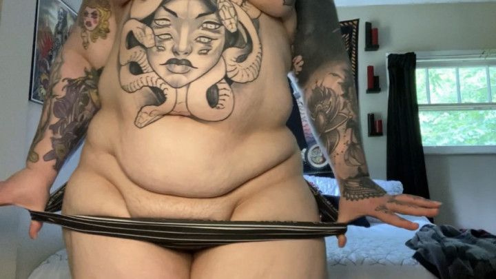 Bbw oils, slaps, spreads fat pussy