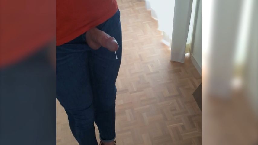 Handsfree cumshot in jeans &amp; high heels