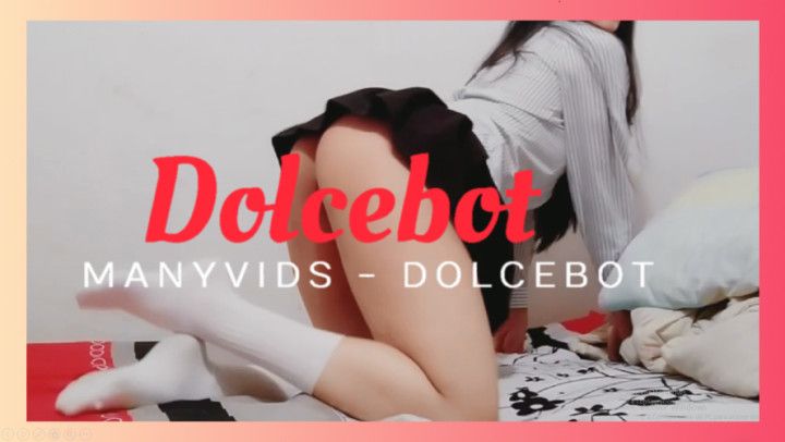 This school girl is too horny to study