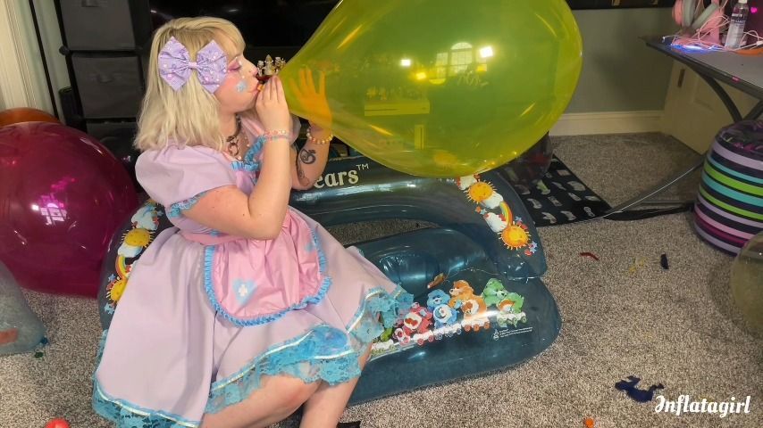 Kawaii Balloon Busting Clown Part 2