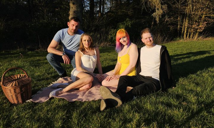 Couple Swap Picnic with April Paisley &amp; Emojizz