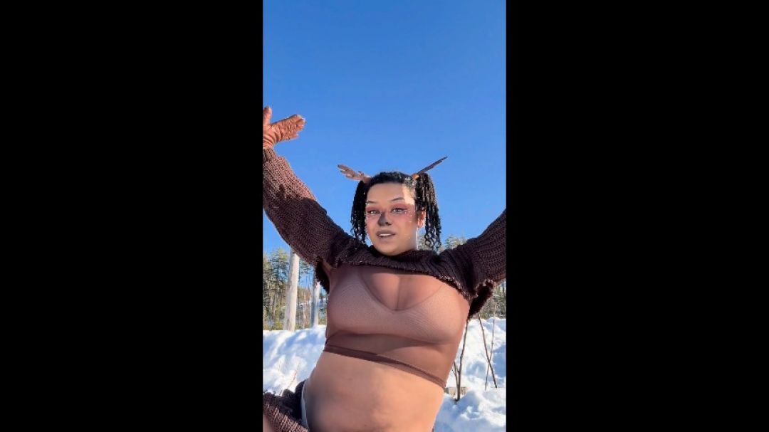 Bambi Reindeer Pose Mobile