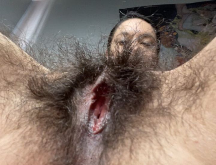 HOT SWEATY BUSH starring Lethallabias Hairy Pussy