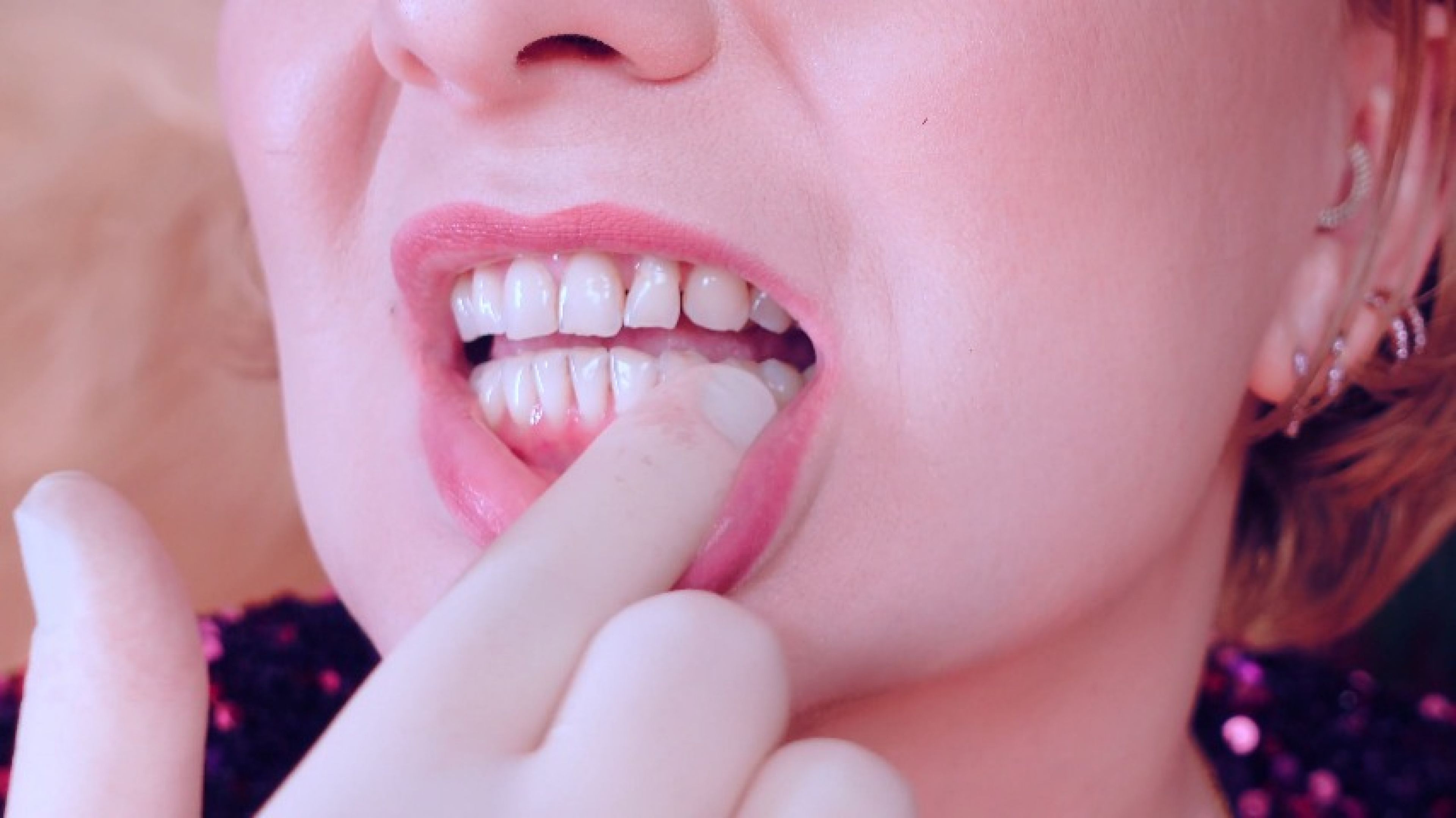 ASMR: teeth fetish and medical gloves