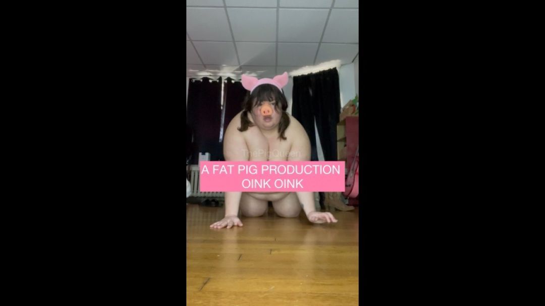 BBW PIGGY OINKS AND SHOWS OFF