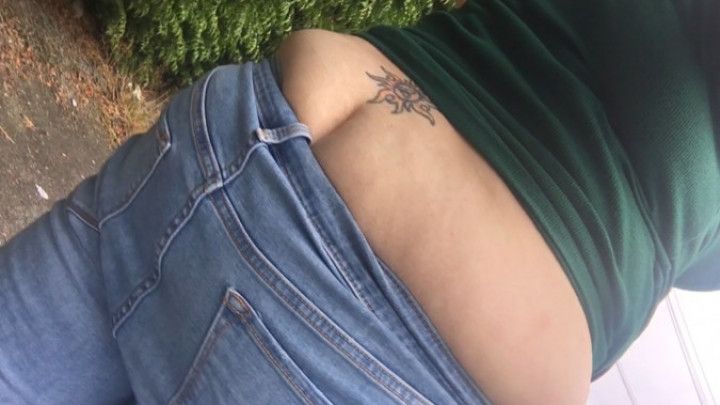 Follow that ass crack