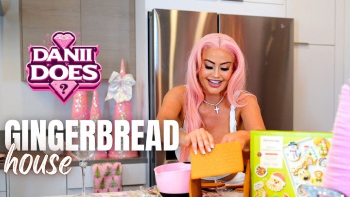 Danii Does Christmas Cookies