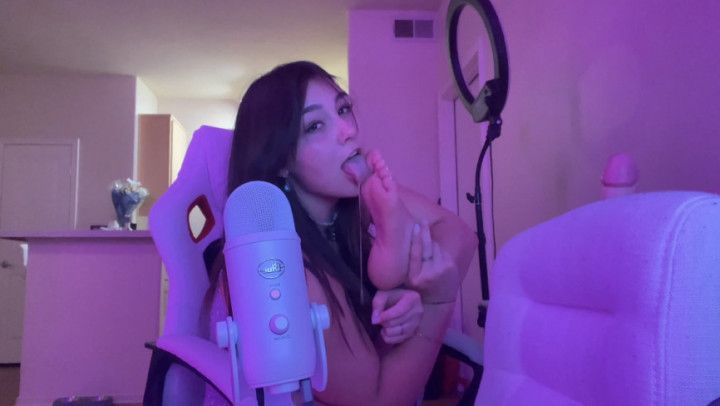 Seductive Foot Worship ASMR In Spanish