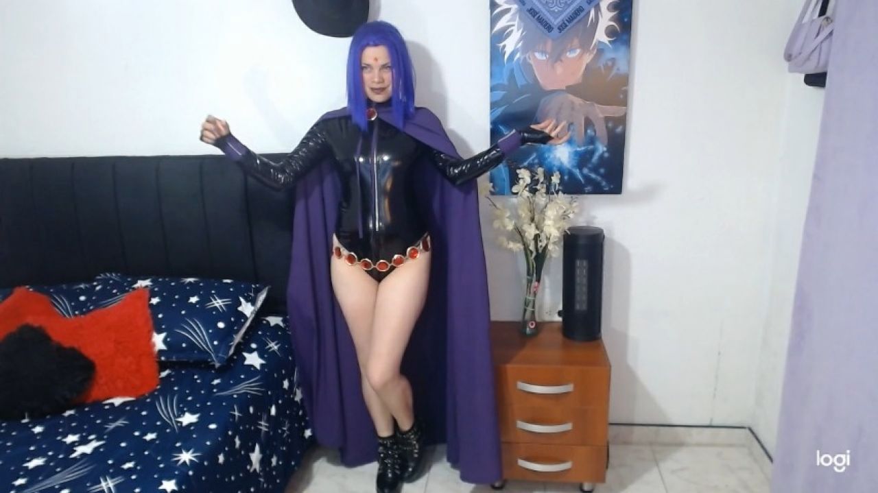 raven cosplay