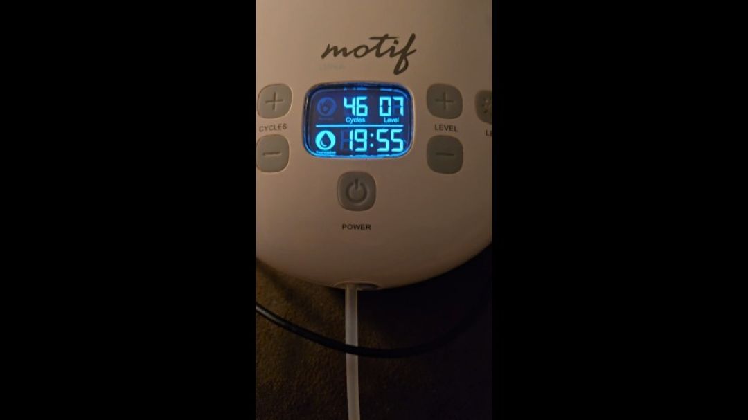 Weighing my breasts before and after pumping breastmilk