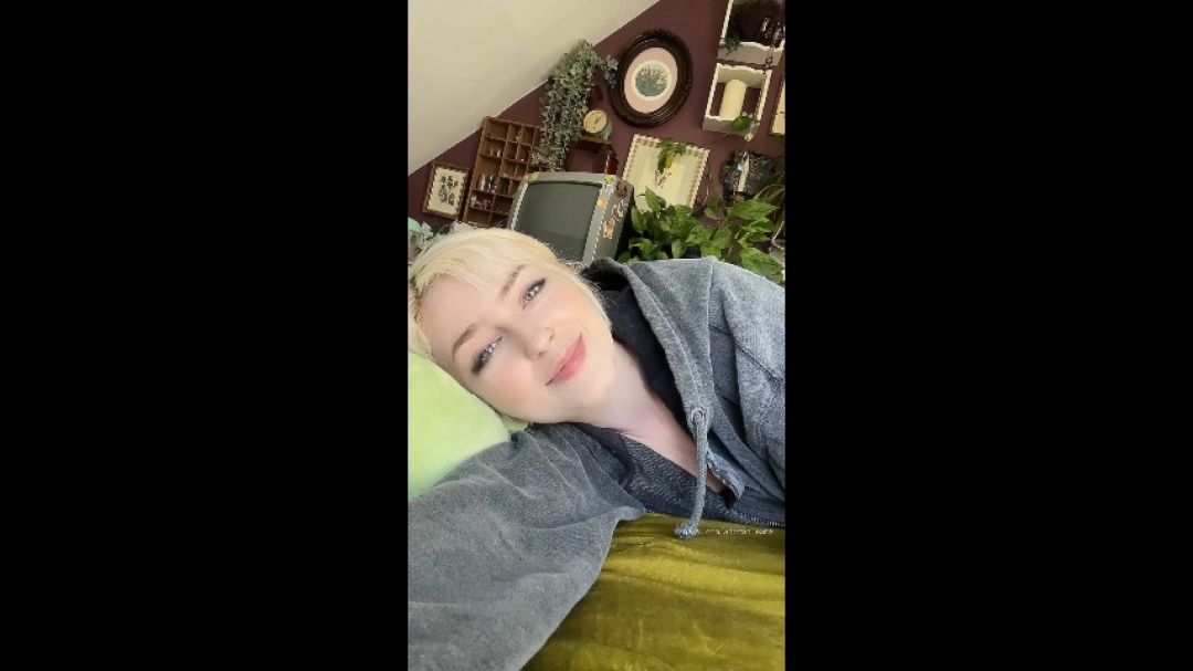 Convincing Your Girlfriend to Pee on You