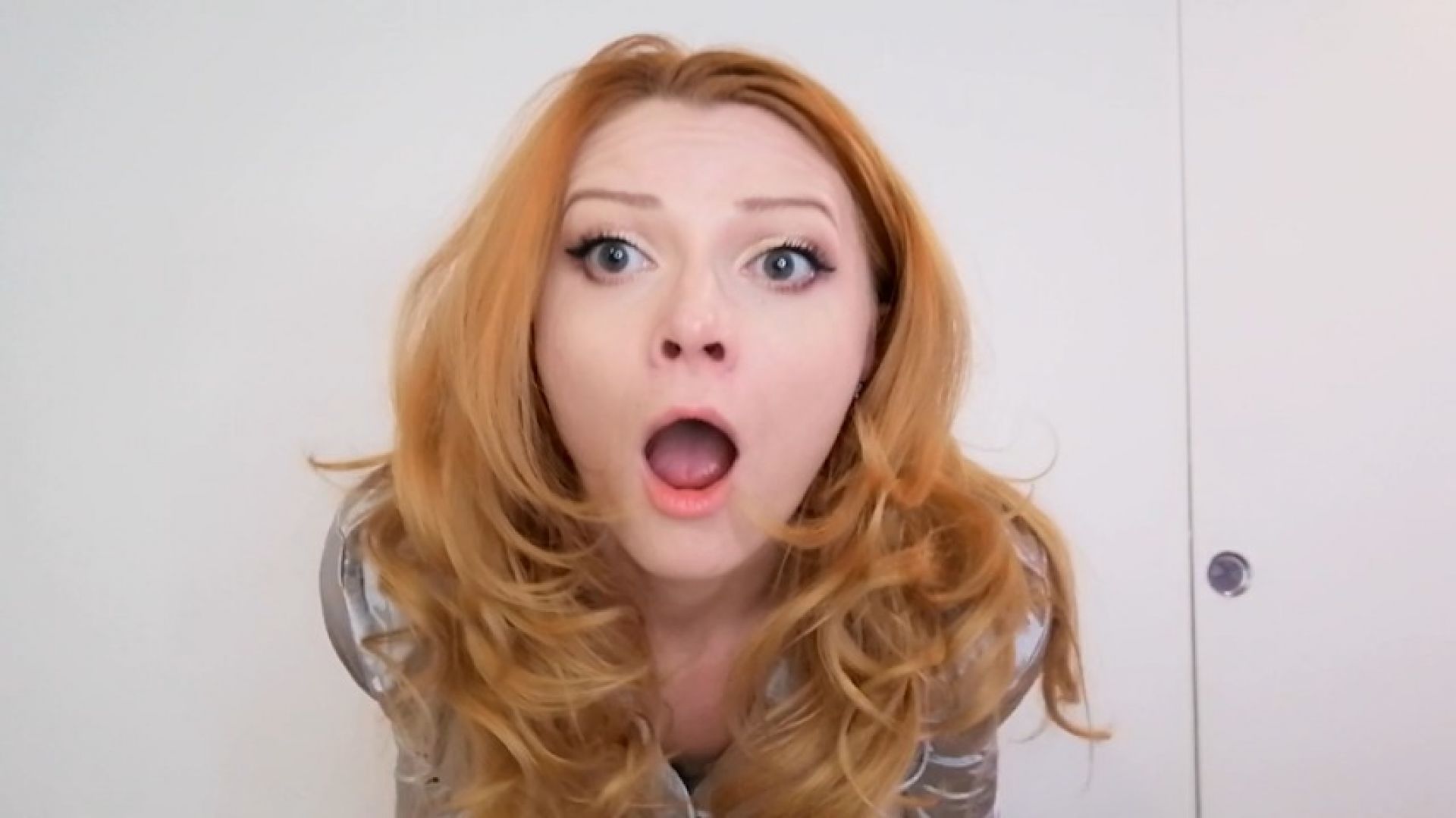 Scarlett Foxett in The Crimson Curse