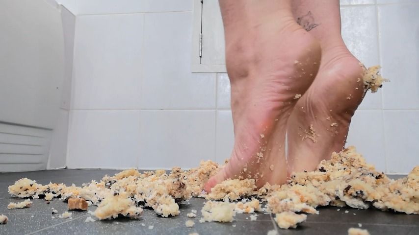 Cake Vs My Feet