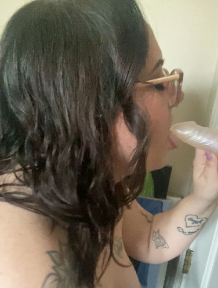 Blowjob Deepthroat on Dildo
