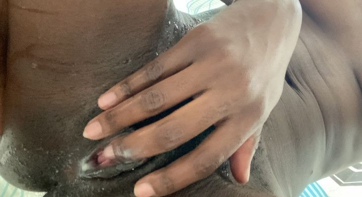 Creamy squirting pussy