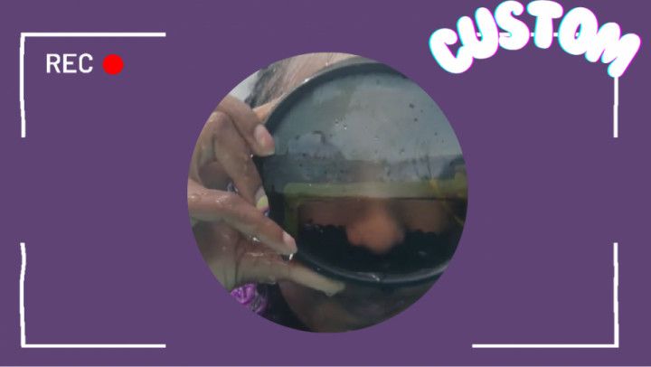 Natural space to introduce water into the diving mask
