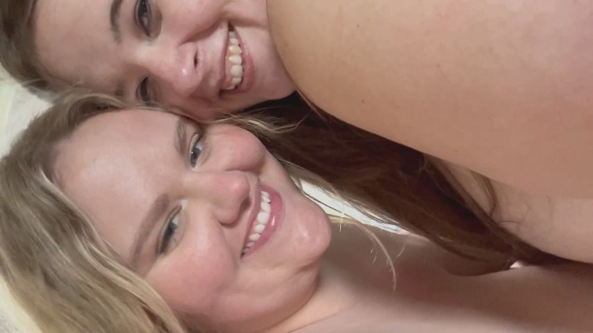 BBWs finger and taste each other