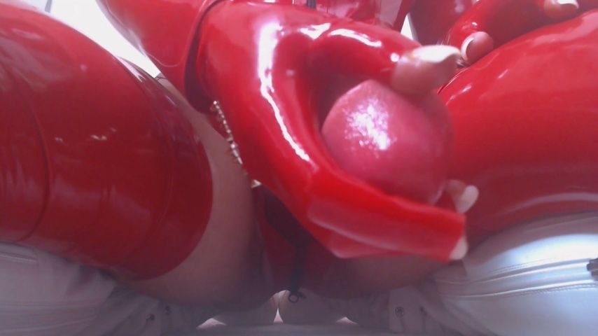 strap on fun with MISTRESS latexkittyxxx