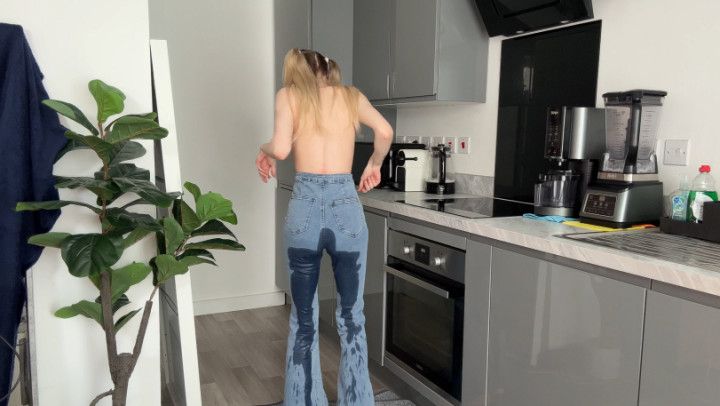 You Dare Me To Wet Myself JEANS WETTING JOI HIGH RESOLUTION