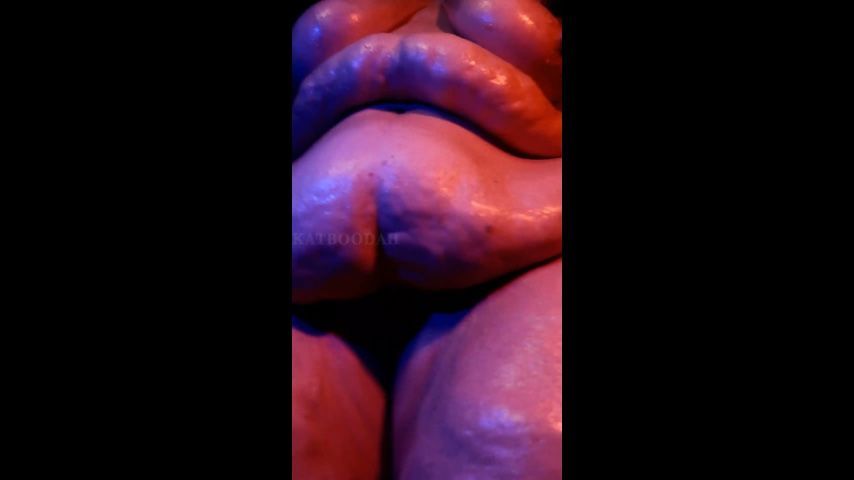 Oiled and Loose Fat For Fapping