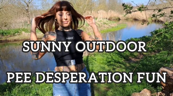 Outdoor pee desperation fun in the sun