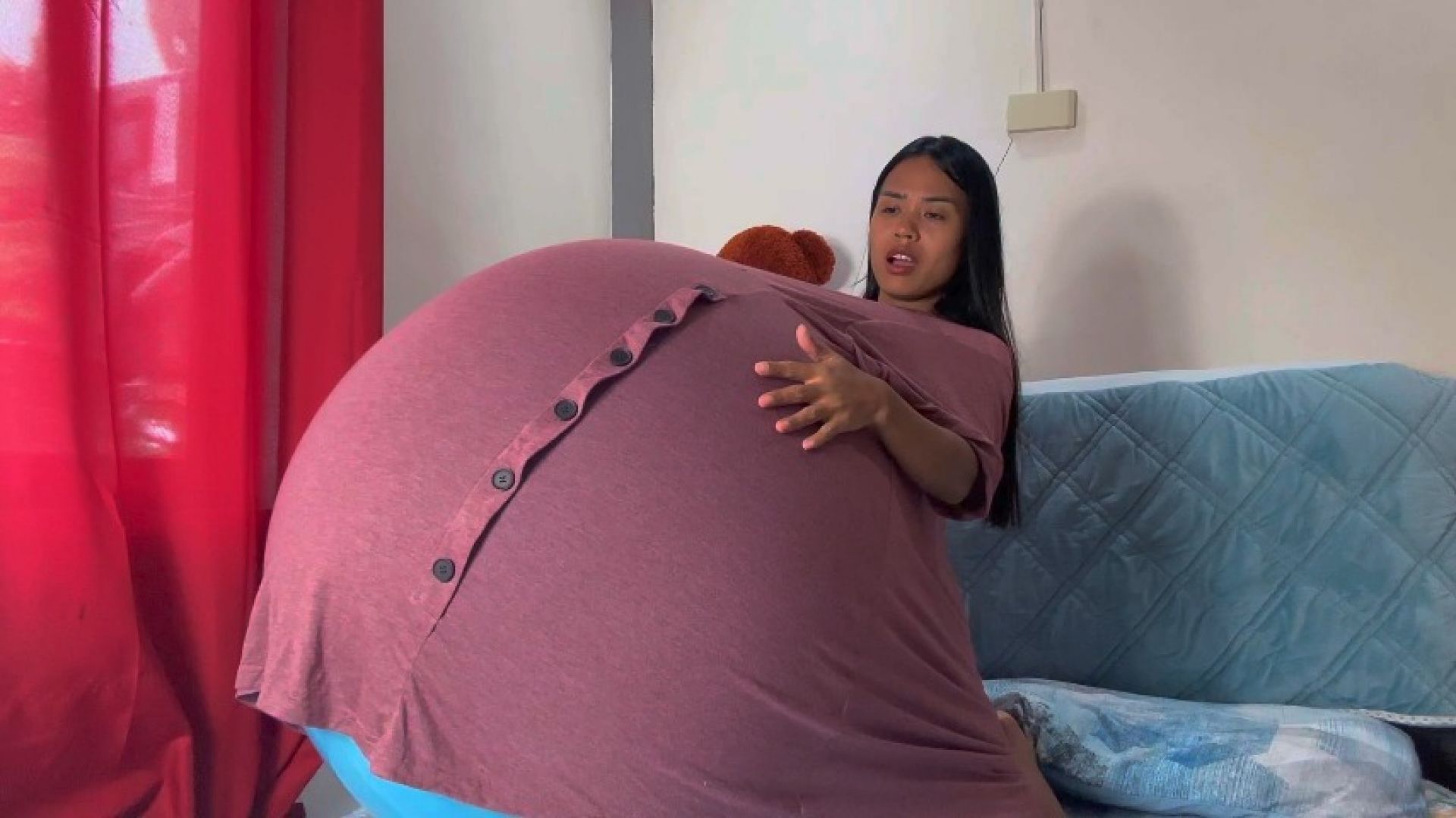 Camylle Stuffs  Massively Huge Balloons And Pumps To Pop