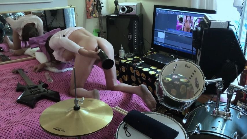 Lizzy Yum #167 - This Vid Free